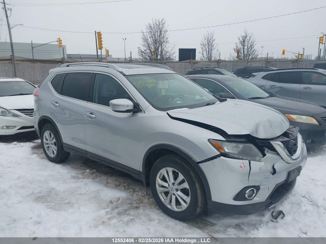 12552406 :رقم المزاد ، 5N1AT2MV2FC822377 vin ، 2015 Nissan Rogue S/sl/sv مزاد بيع