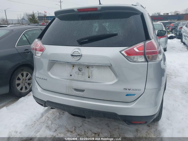 12552406 :رقم المزاد ، 5N1AT2MV2FC822377 vin ، 2015 Nissan Rogue S/sl/sv مزاد بيع