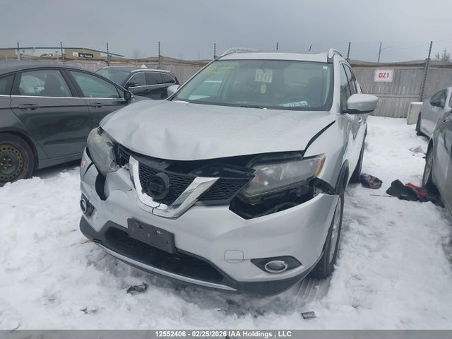 12552406 :رقم المزاد ، 5N1AT2MV2FC822377 vin ، 2015 Nissan Rogue S/sl/sv مزاد بيع