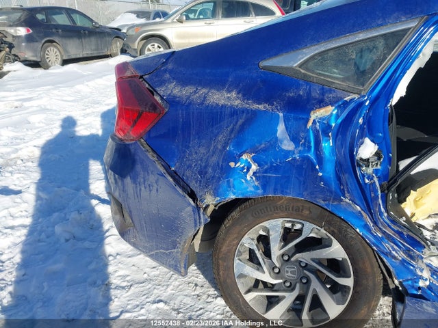 Продаж на аукціоні авто 2018 Honda Civic Ex, vin: 2HGFC2F87JH036261, номер лоту: 12552438