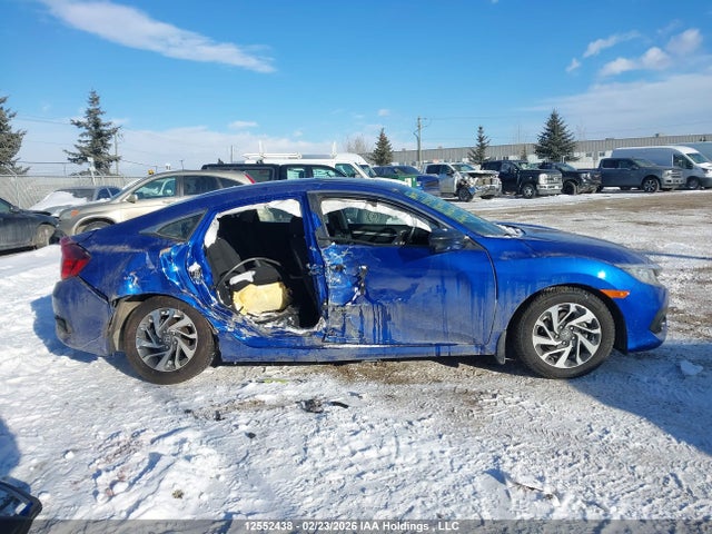 Продаж на аукціоні авто 2018 Honda Civic Ex, vin: 2HGFC2F87JH036261, номер лоту: 12552438