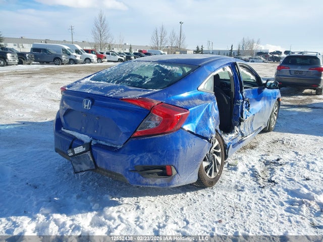 Продаж на аукціоні авто 2018 Honda Civic Ex, vin: 2HGFC2F87JH036261, номер лоту: 12552438