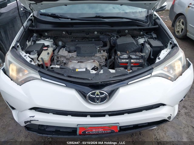 JTMWFREV6GJ066865 Toyota Rav4 Xle