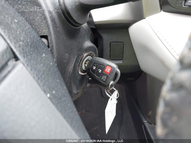 JTMWFREV6GJ066865 Toyota Rav4 Xle
