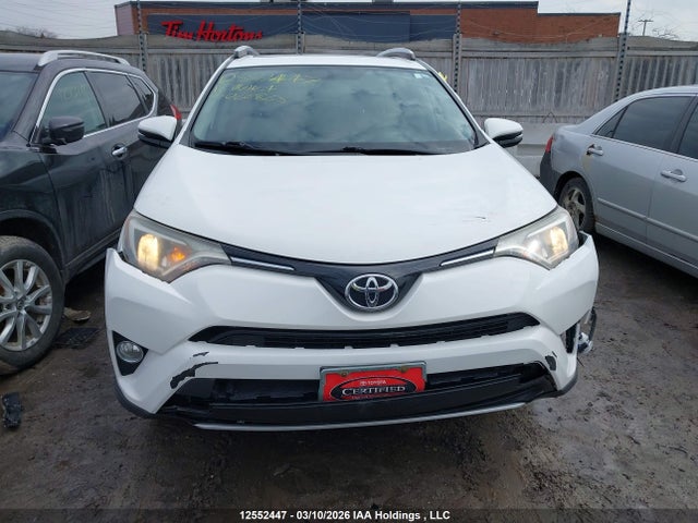 JTMWFREV6GJ066865 Toyota Rav4 Xle