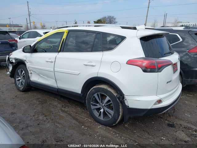 JTMWFREV6GJ066865 Toyota Rav4 Xle