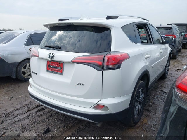 JTMWFREV6GJ066865 Toyota Rav4 Xle