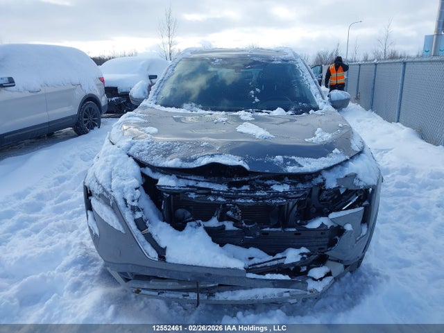 JN8BT3DD6NW274147 Nissan Rogue