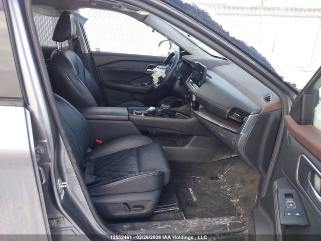 JN8BT3DD6NW274147 Nissan Rogue