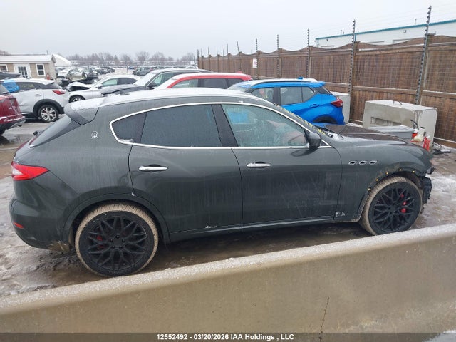 ZN661YUL0HX252214 Maserati LEVANTE S