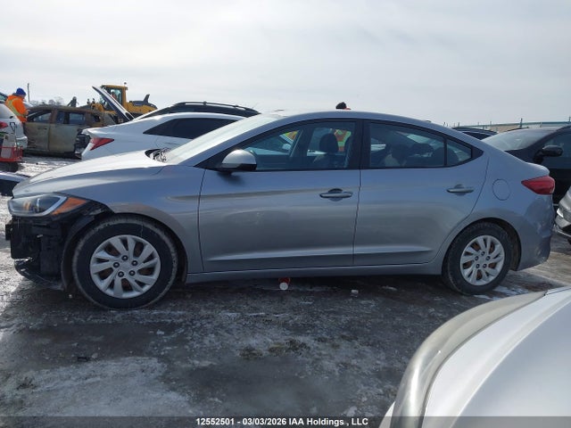 Продажа на аукционе авто 2017 Hyundai Elantra Le, vin: 5NPD74LF4HH081779, номер лота: 12552501