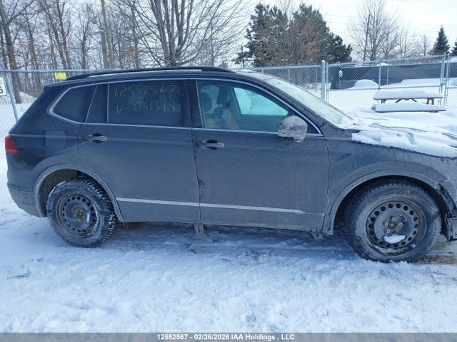 12552567 :رقم المزاد ، 3VV2B7AX7JM031334 vin ، 2018 Volkswagen Tiguan Comfortline مزاد بيع