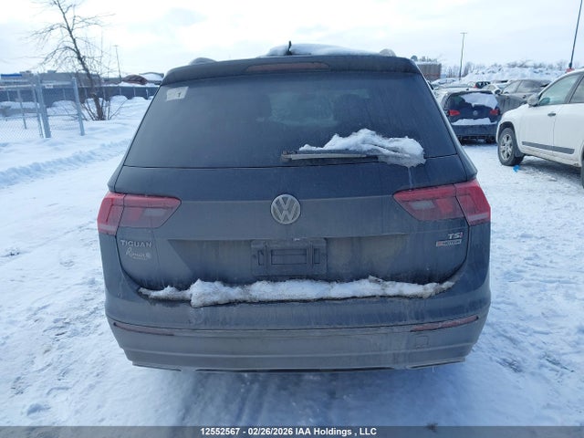 12552567 :رقم المزاد ، 3VV2B7AX7JM031334 vin ، 2018 Volkswagen Tiguan Comfortline مزاد بيع
