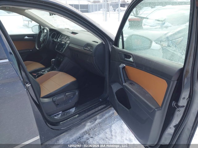 12552567 :رقم المزاد ، 3VV2B7AX7JM031334 vin ، 2018 Volkswagen Tiguan Comfortline مزاد بيع