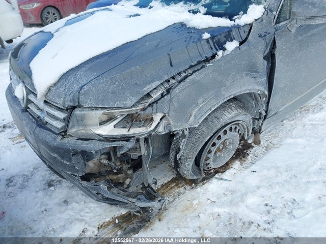12552567 :رقم المزاد ، 3VV2B7AX7JM031334 vin ، 2018 Volkswagen Tiguan Comfortline مزاد بيع