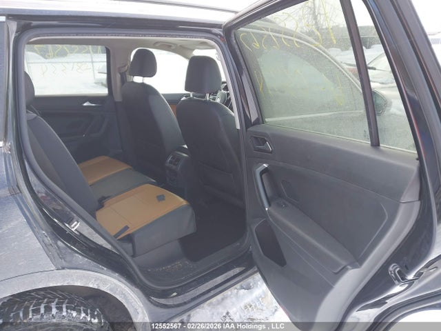 12552567 :رقم المزاد ، 3VV2B7AX7JM031334 vin ، 2018 Volkswagen Tiguan Comfortline مزاد بيع