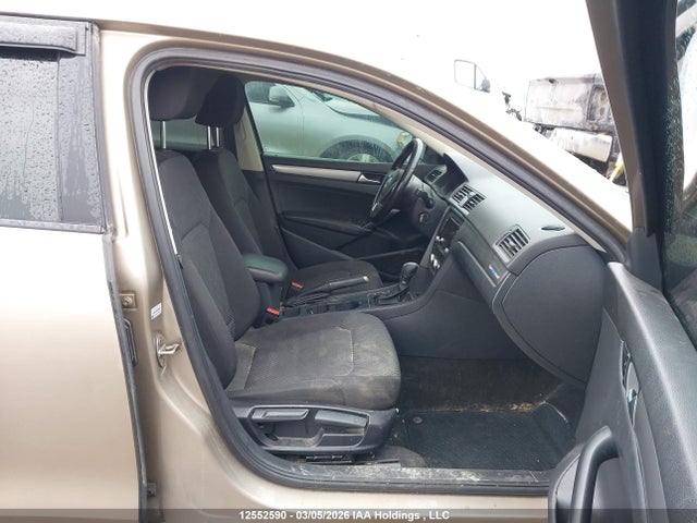 Продажа на аукционе авто 2015 Volkswagen Passat S, vin: 1VWAS7A36FC054889, номер лота: 12552590