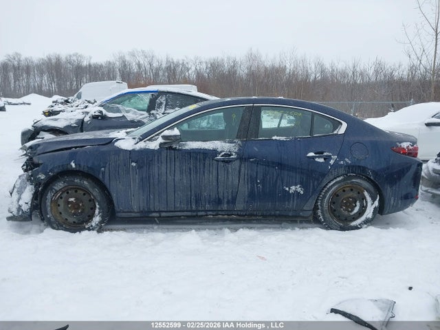 JM1BPBCM0K1137709 Mazda MAZDA3