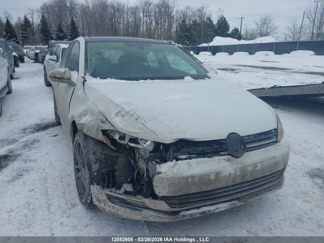 3VW217AU0FM046768 Volkswagen Golf