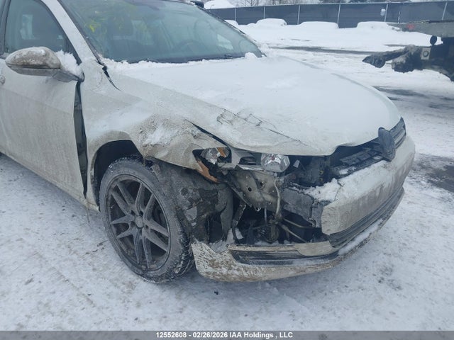 3VW217AU0FM046768 Volkswagen Golf