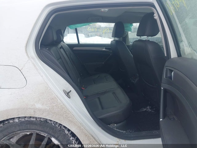 3VW217AU0FM046768 Volkswagen Golf