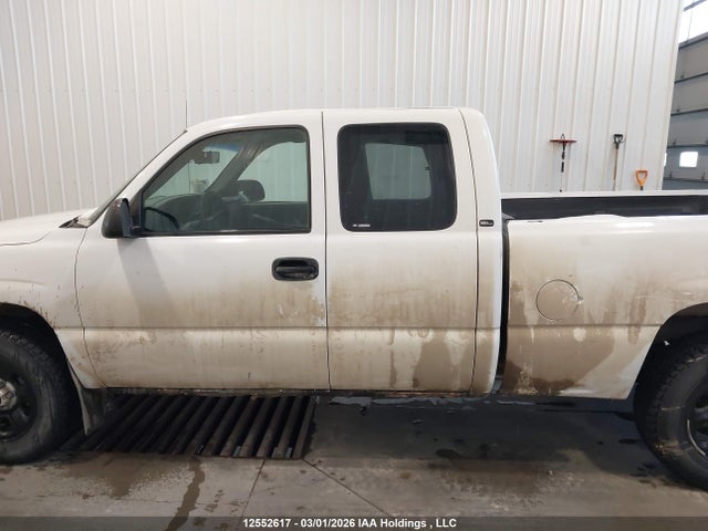 12552617 :رقم المزاد ، 1GTEK19V8YZ268533 vin ، 2000 Gmc New Sierra K1500 مزاد بيع