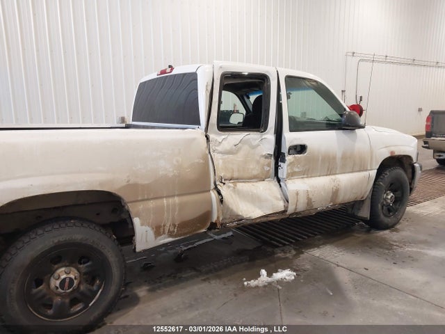 12552617 :رقم المزاد ، 1GTEK19V8YZ268533 vin ، 2000 Gmc New Sierra K1500 مزاد بيع