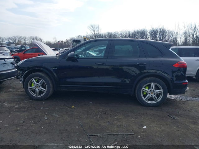 Porsche Cayenne E-hybrid S 2015 WP1AE2A22FLA52169 Image 14