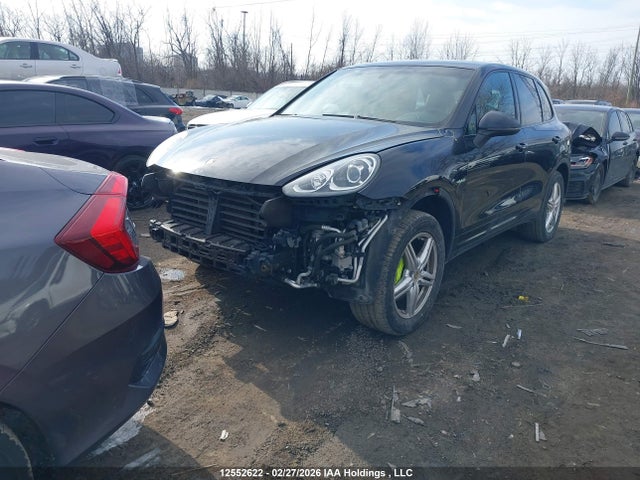Porsche Cayenne E-hybrid S 2015 WP1AE2A22FLA52169 Image 2