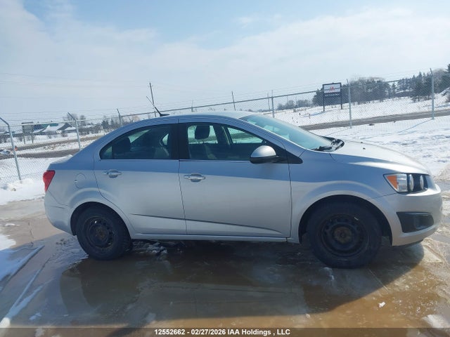 1G1JC5SH8E4155223 Chevrolet SONIC LT