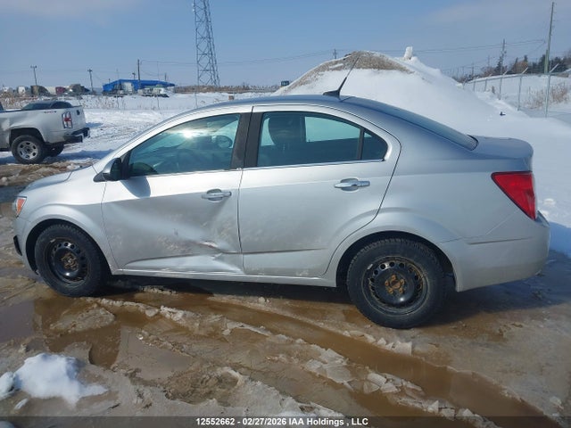 1G1JC5SH8E4155223 Chevrolet SONIC LT