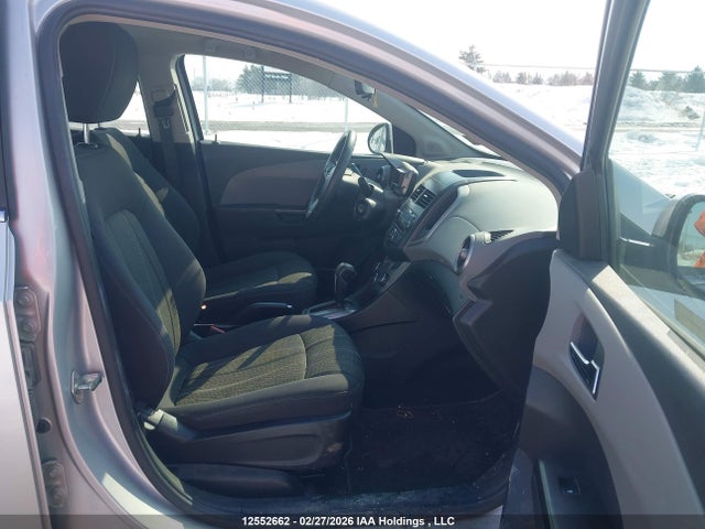 1G1JC5SH8E4155223 Chevrolet SONIC LT
