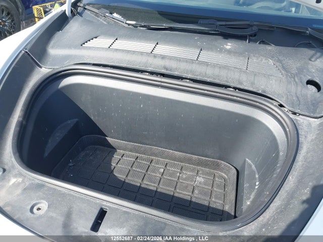 7SAYGDEE1NF361873 Tesla Model Y