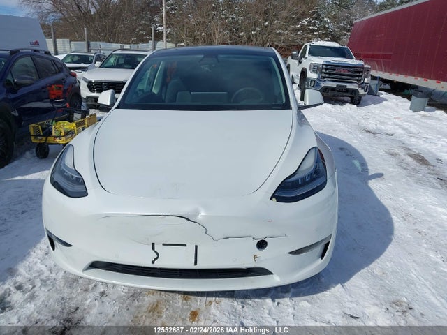 7SAYGDEE1NF361873 Tesla Model Y