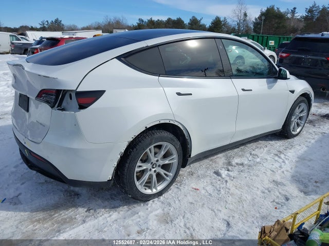 7SAYGDEE1NF361873 Tesla Model Y