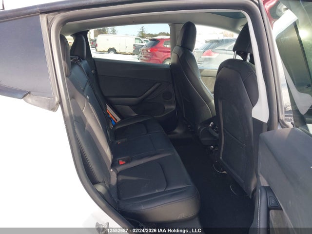 7SAYGDEE1NF361873 Tesla Model Y