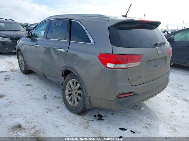 5XYPG4A33GG012352 KIA Sorento Lx/l