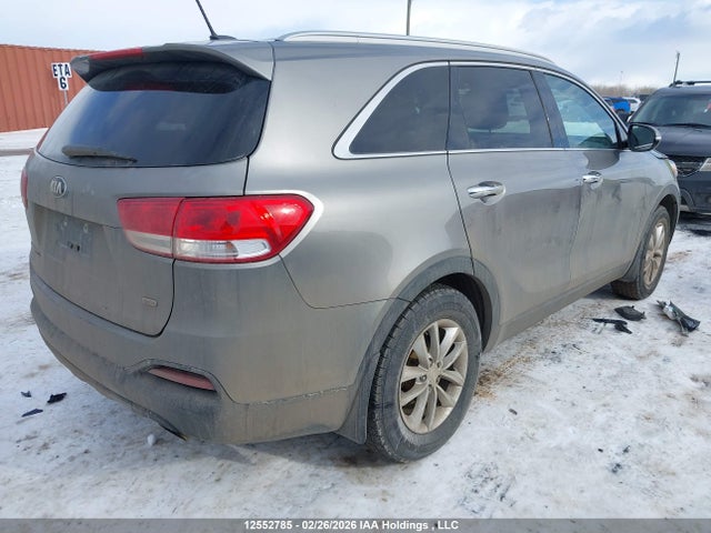 5XYPG4A33GG012352 KIA Sorento Lx/l