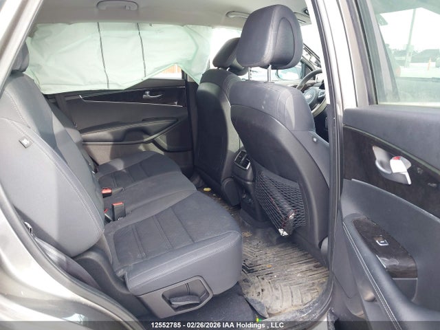 5XYPG4A33GG012352 KIA Sorento Lx/l