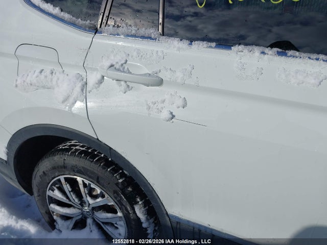 12552818 :رقم المزاد ، 3VV2B7AX8JM109667 vin ، 2018 Volkswagen Tiguan Se/sel مزاد بيع