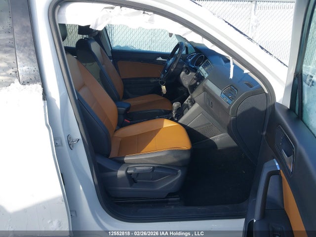 12552818 :رقم المزاد ، 3VV2B7AX8JM109667 vin ، 2018 Volkswagen Tiguan Se/sel مزاد بيع