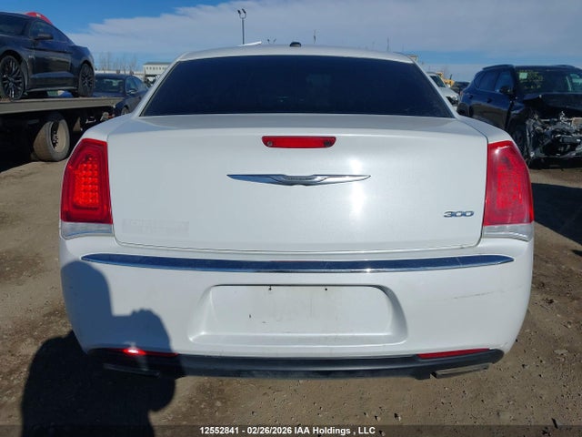 Chrysler 300 Limited 2015 2C3CCAAG0FH837457 Image 17