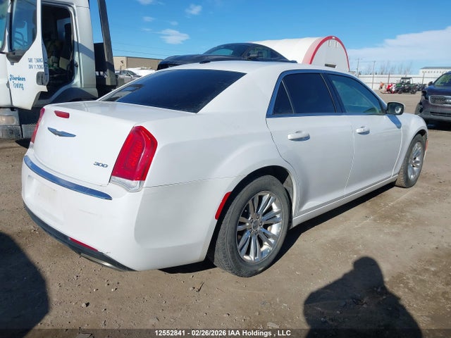 Chrysler 300 Limited 2015 2C3CCAAG0FH837457 Image 4