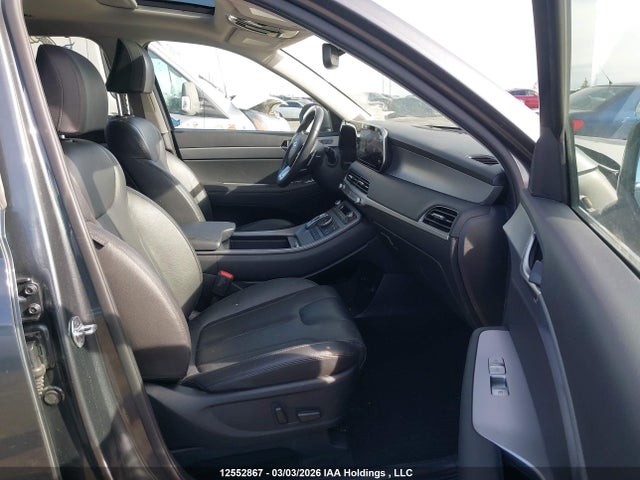KM8R3DHE3MU257105 Hyundai Palisade Luxury 8-passenger Seating