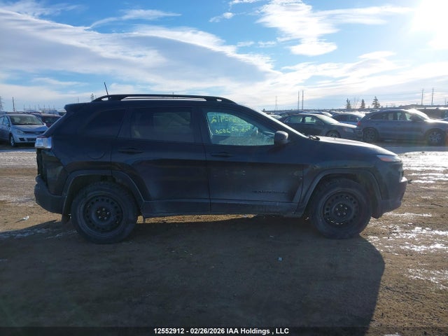 1C4PJMAB4GW377568 Jeep Cherokee Sport