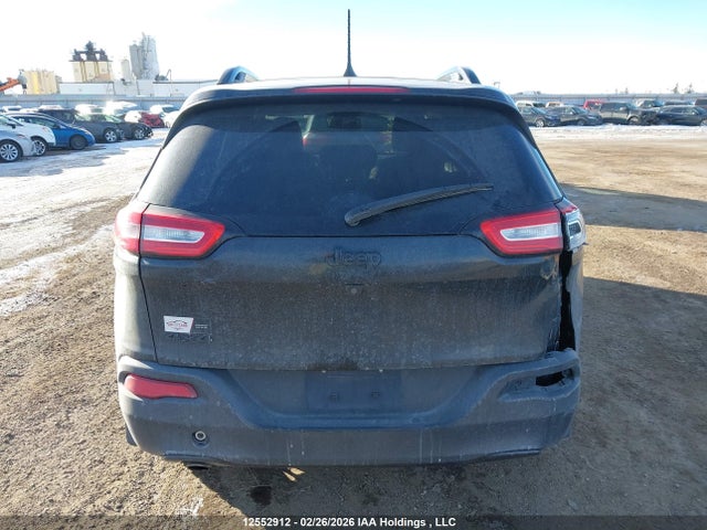 1C4PJMAB4GW377568 Jeep Cherokee Sport
