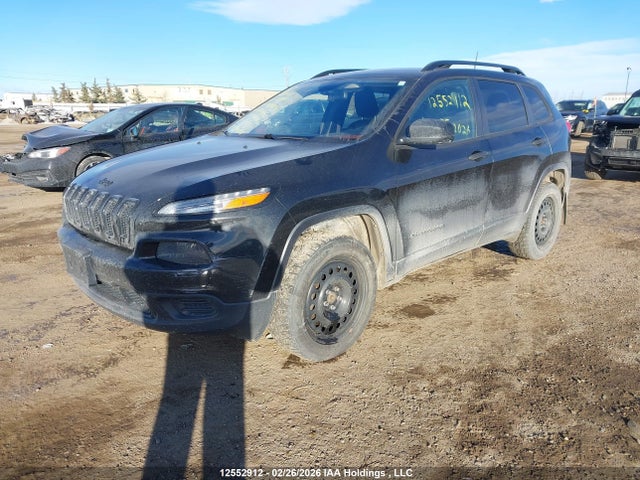 1C4PJMAB4GW377568 Jeep Cherokee Sport