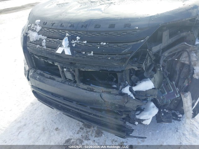 JA4J4WA83RZ633403 Mitsubishi Outlander