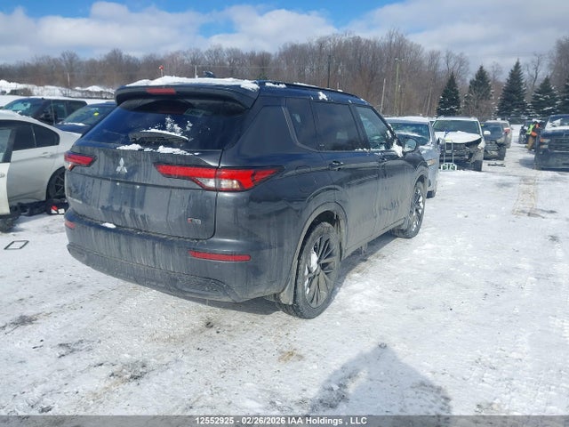 JA4J4WA83RZ633403 Mitsubishi Outlander