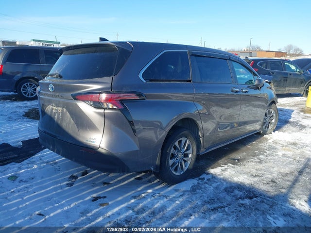 5TDGSKFC5MS013674 Toyota Sienna Xle 7-passenger